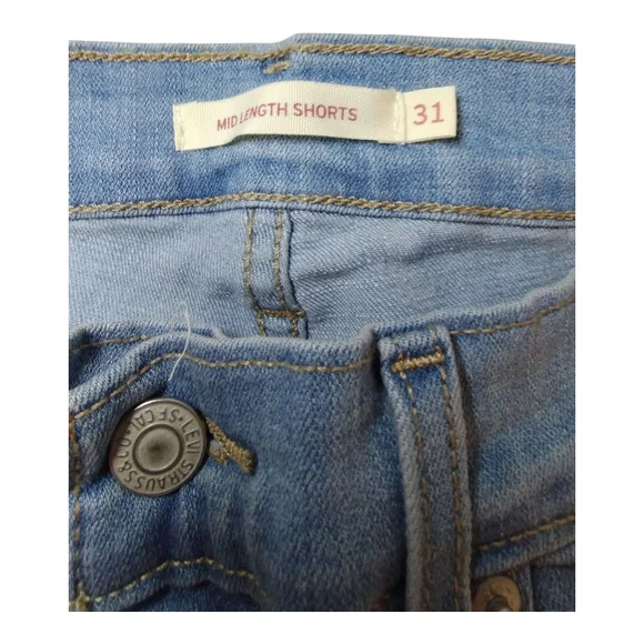 New Levi's Women's Light Blue Denim Shorts Size 31. NWT - Picture 6 of 7